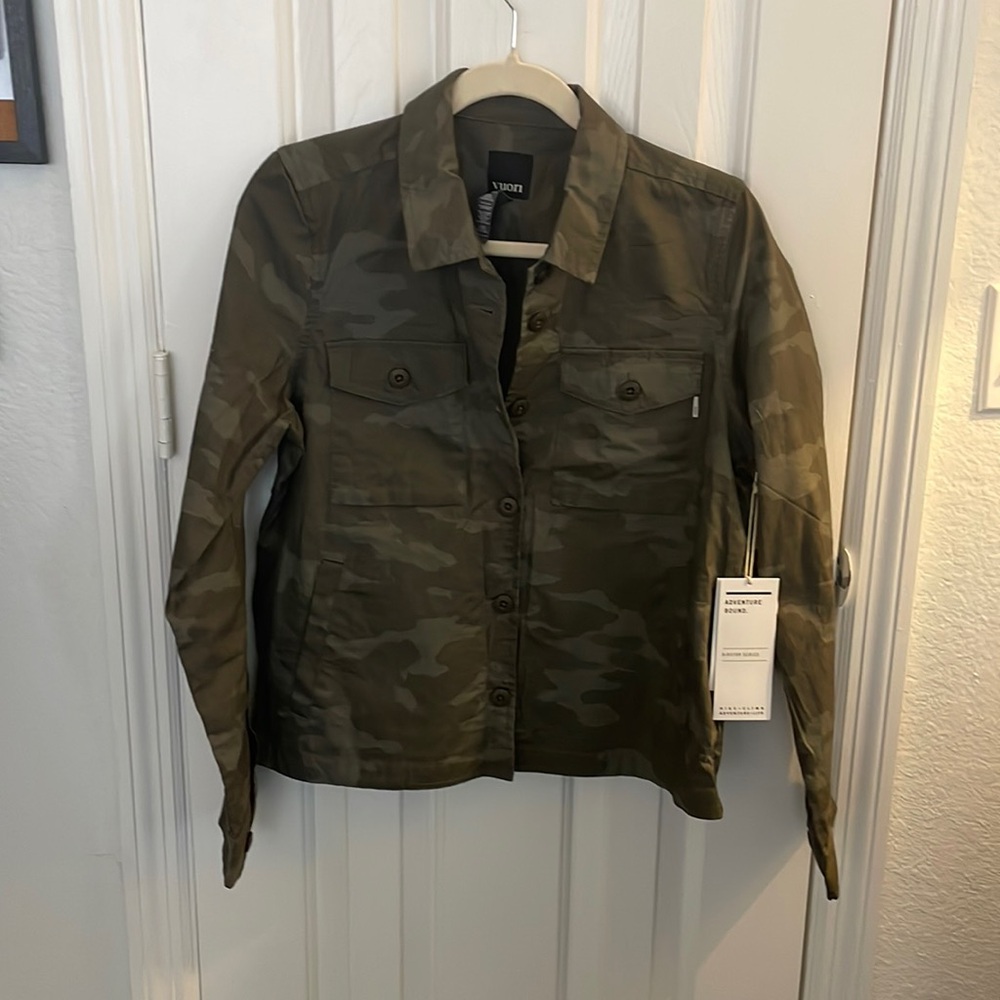 NWT Vuori Camo Jacket
